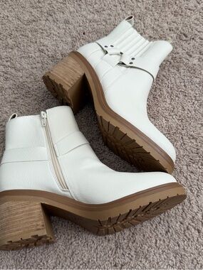Altar'd State White Leather Ankle Booties with Tan Lug Sole